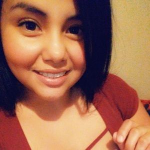 Meet your Posher, Ana